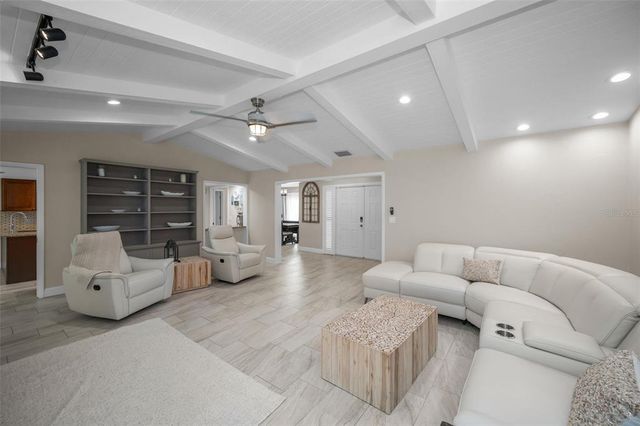 2486 INDIAN TRAIL E, Palm Harbor, FL 34683