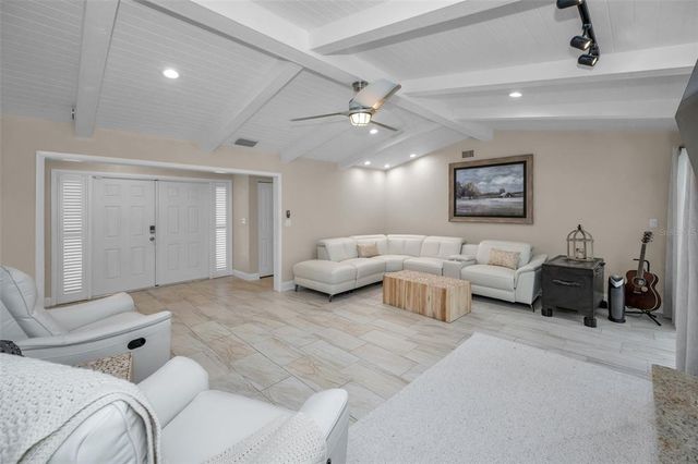2486 INDIAN TRAIL E, Palm Harbor, FL 34683