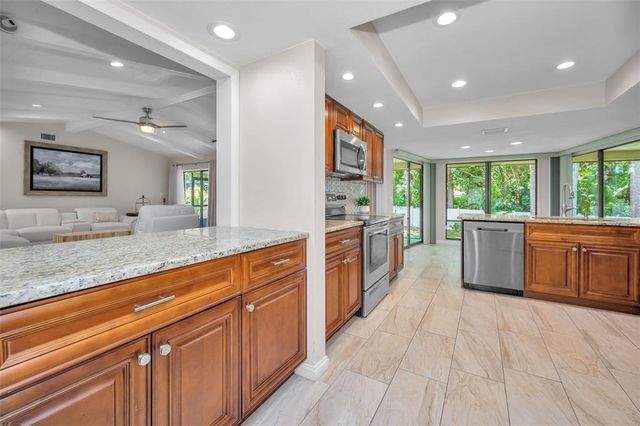 2486 INDIAN TRAIL E, Palm Harbor, FL 34683