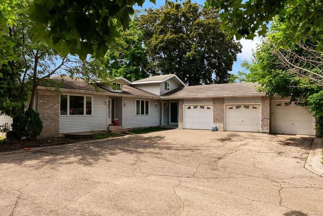 517-519 E Holum Street, Deforest, WI 53532