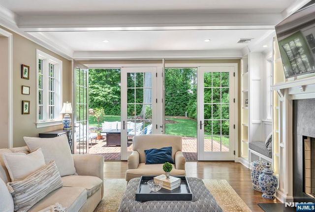 101 Ardmore Road, Ho-ho-kus, NJ 07423