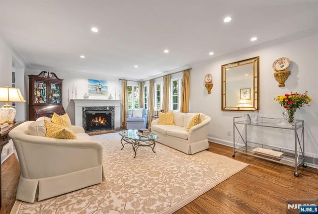 101 Ardmore Road, Ho-ho-kus, NJ 07423