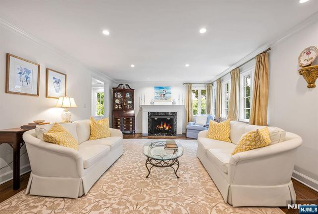 101 Ardmore Road, Ho-ho-kus, NJ 07423