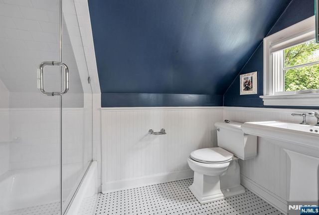 101 Ardmore Road, Ho-ho-kus, NJ 07423