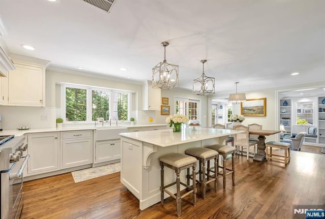 101 Ardmore Road, Ho-ho-kus, NJ 07423