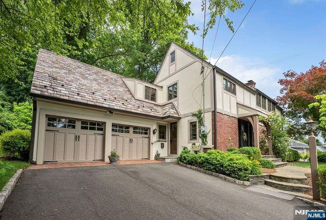 101 Ardmore Road, Ho-ho-kus, NJ 07423