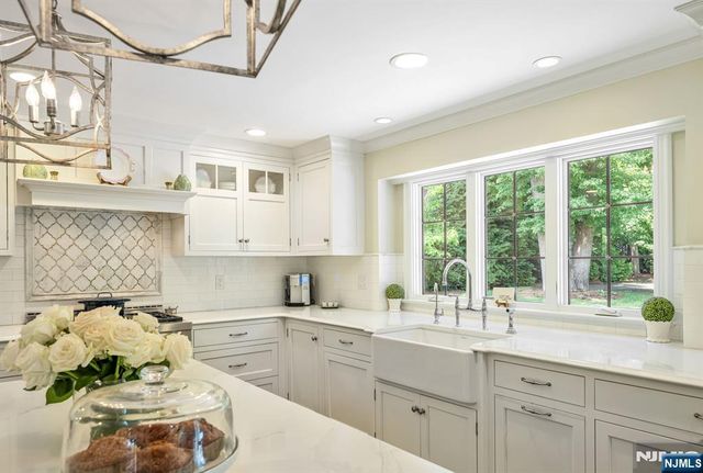 101 Ardmore Road, Ho-ho-kus, NJ 07423