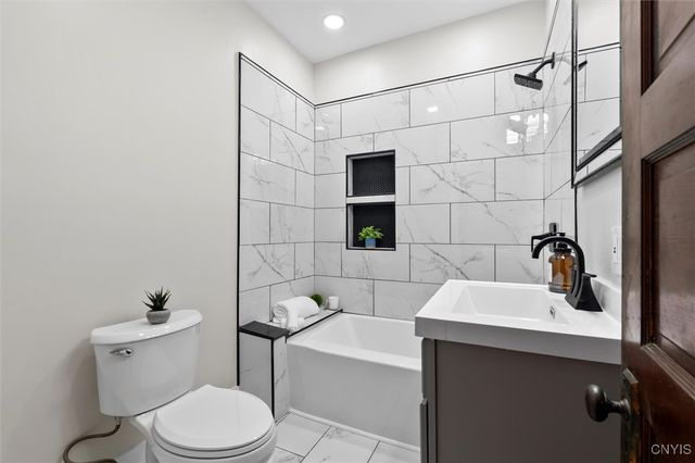 106 West Avenue, Dewitt, NY 13057