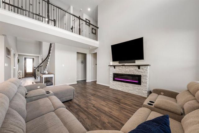 2027 Clearwater Grove Lane, Pearland, TX 77089