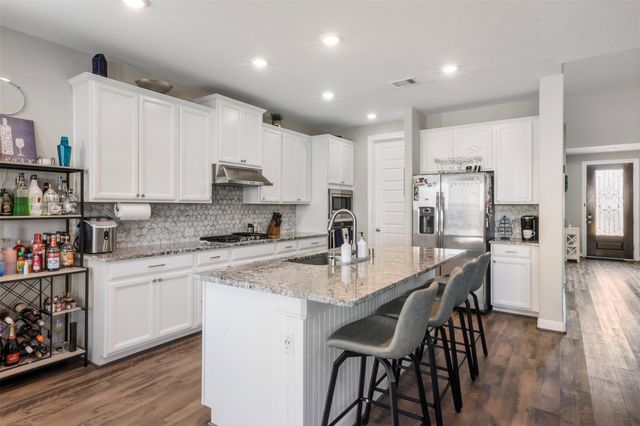 2027 Clearwater Grove Lane, Pearland, TX 77089