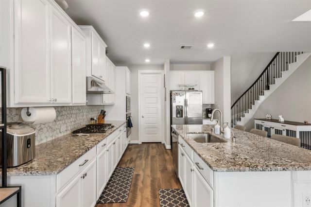 2027 Clearwater Grove Lane, Pearland, TX 77089