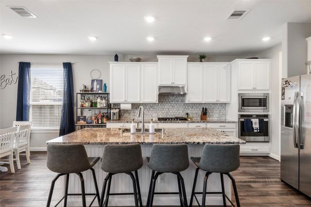 2027 Clearwater Grove Lane, Pearland, TX 77089