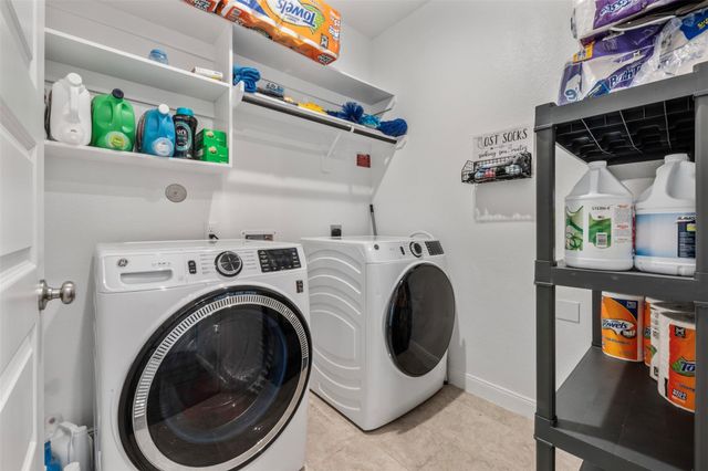 2027 Clearwater Grove Lane, Pearland, TX 77089