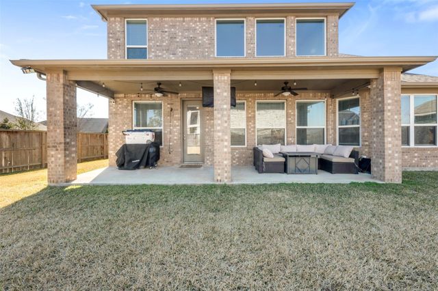 2027 Clearwater Grove Lane, Pearland, TX 77089