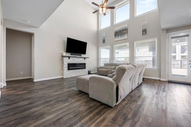 2027 Clearwater Grove Lane, Pearland, TX 77089