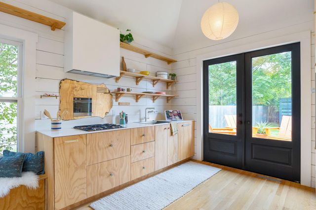 810 Keasbey ST, Austin, TX 78751