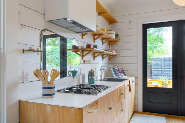 810 Keasbey ST, Austin, TX 78751