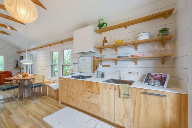 810 Keasbey ST, Austin, TX 78751