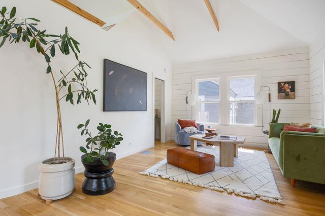 810 Keasbey ST, Austin, TX 78751