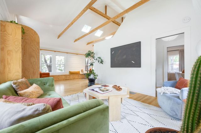 810 Keasbey ST, Austin, TX 78751