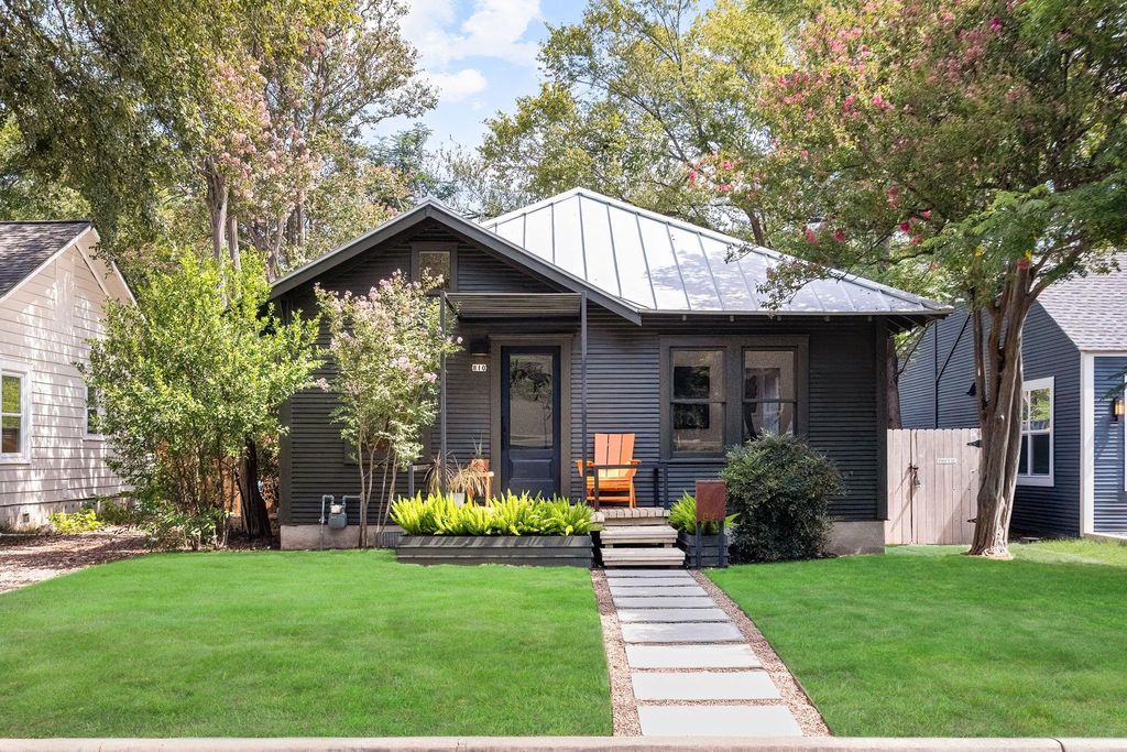 810 Keasbey ST, Austin, TX 78751