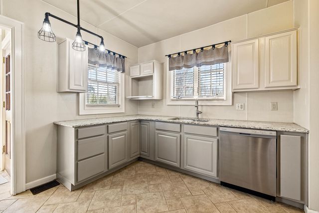 305 N East Street, Benton, AR 72019