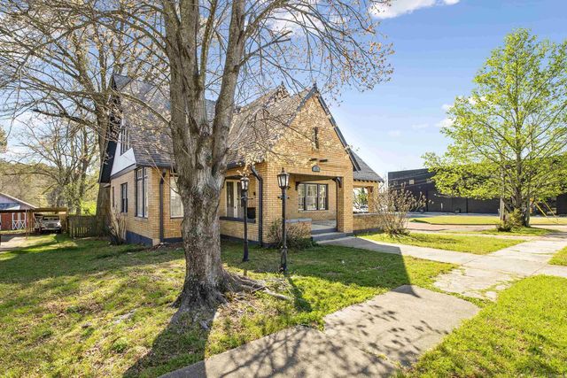 305 N East Street, Benton, AR 72019