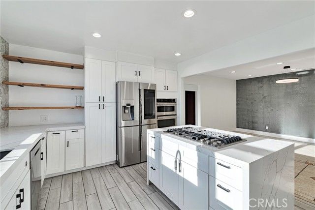 15752 Cobalt Street, Sylmar (los Angeles), CA 91342