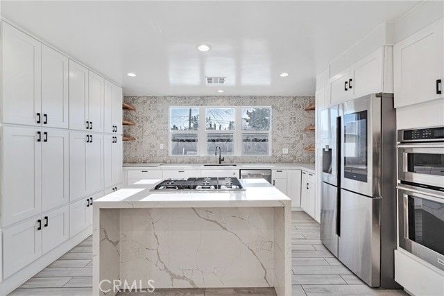 15752 Cobalt Street, Sylmar (los Angeles), CA 91342