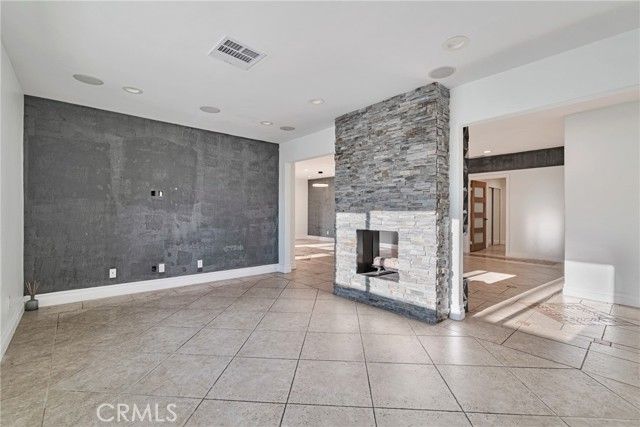 15752 Cobalt Street, Sylmar (los Angeles), CA 91342