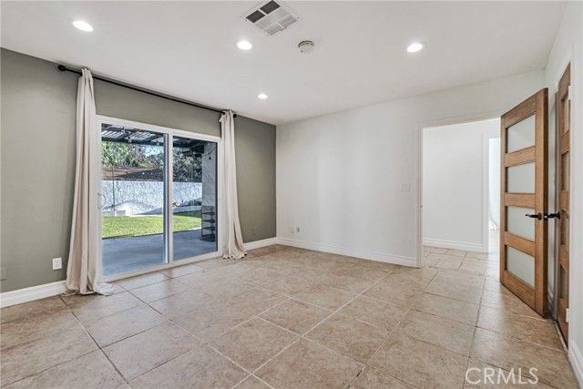 15752 Cobalt Street, Sylmar (los Angeles), CA 91342