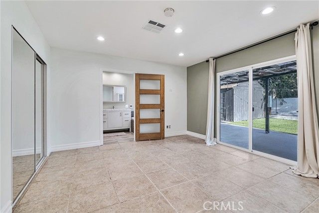 15752 Cobalt Street, Sylmar (los Angeles), CA 91342