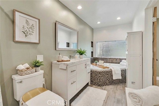 15752 Cobalt Street, Sylmar (los Angeles), CA 91342