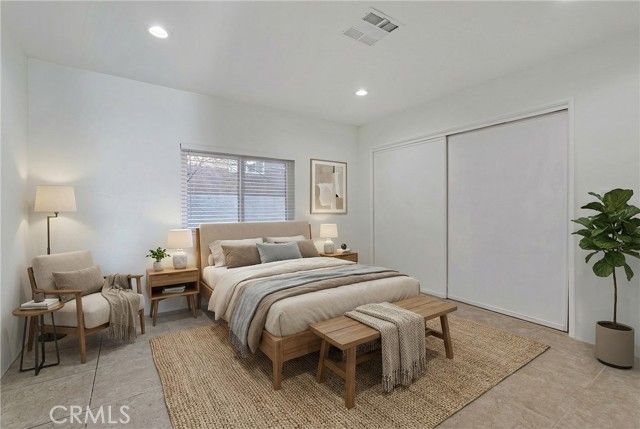 15752 Cobalt Street, Sylmar (los Angeles), CA 91342