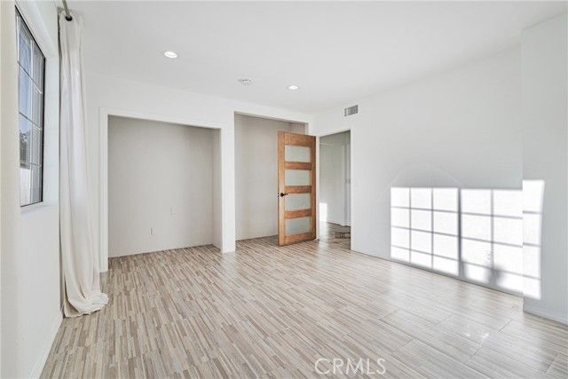 15752 Cobalt Street, Sylmar (los Angeles), CA 91342