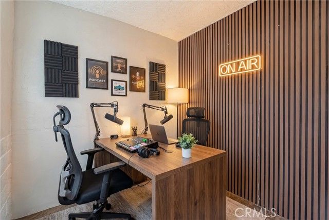 15752 Cobalt Street, Sylmar (los Angeles), CA 91342