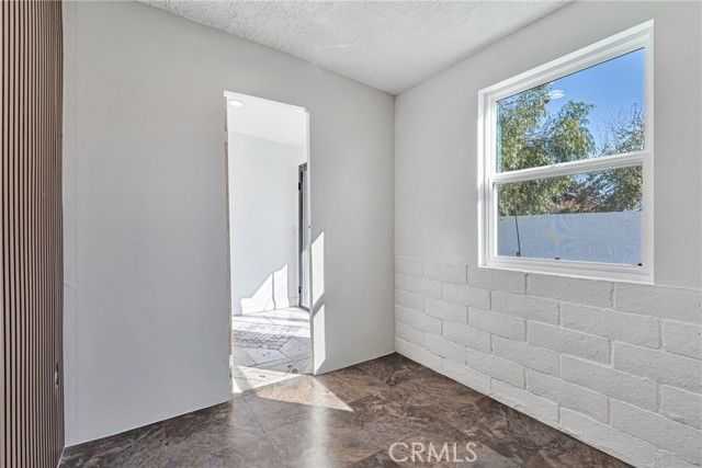 15752 Cobalt Street, Sylmar (los Angeles), CA 91342