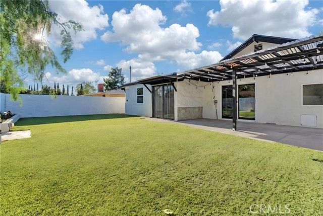 15752 Cobalt Street, Sylmar (los Angeles), CA 91342