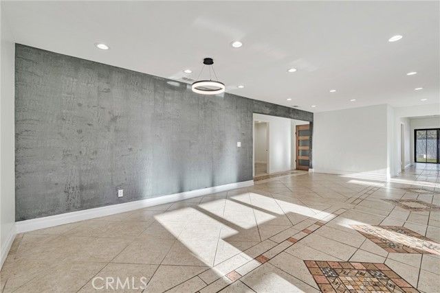 15752 Cobalt Street, Sylmar (los Angeles), CA 91342