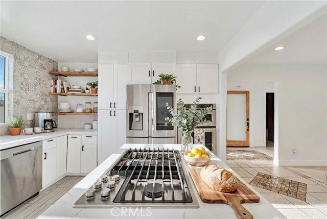 15752 Cobalt Street, Sylmar (los Angeles), CA 91342