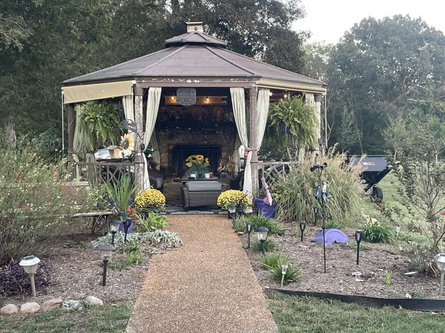 2890 NANCE BEND RD, Clifton, TN 38425