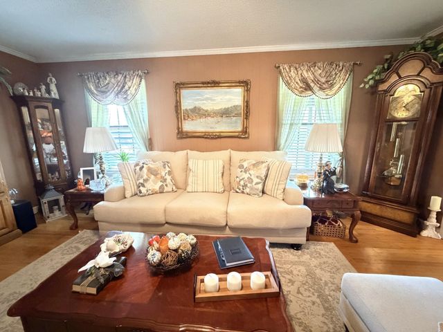 2890 NANCE BEND RD, Clifton, TN 38425