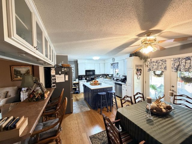 2890 NANCE BEND RD, Clifton, TN 38425