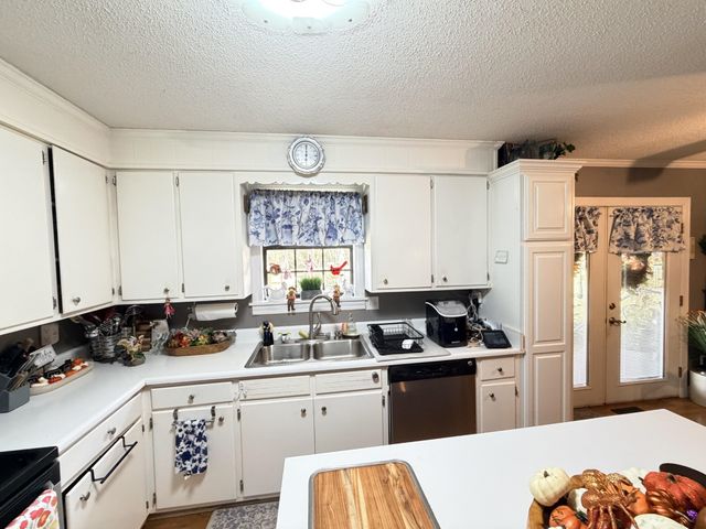 2890 NANCE BEND RD, Clifton, TN 38425