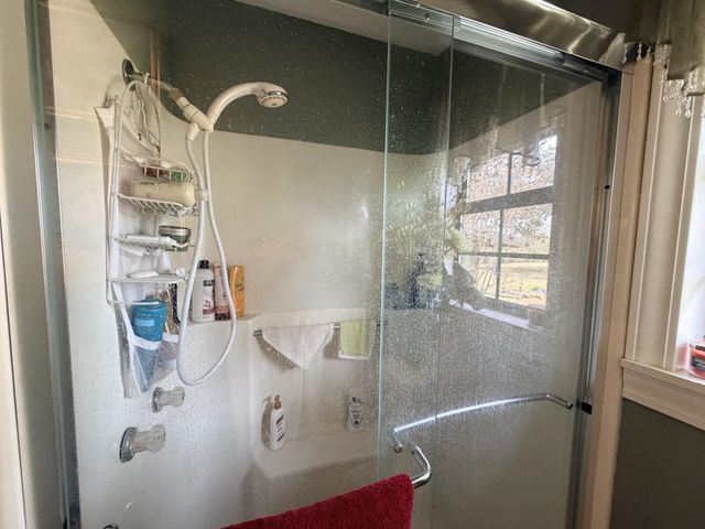 2890 NANCE BEND RD, Clifton, TN 38425