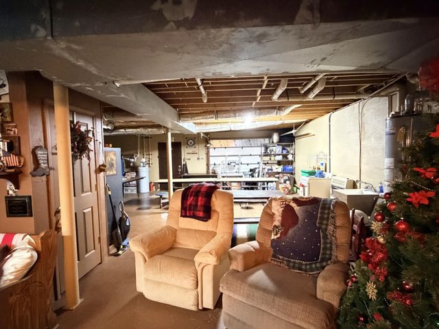 2890 NANCE BEND RD, Clifton, TN 38425