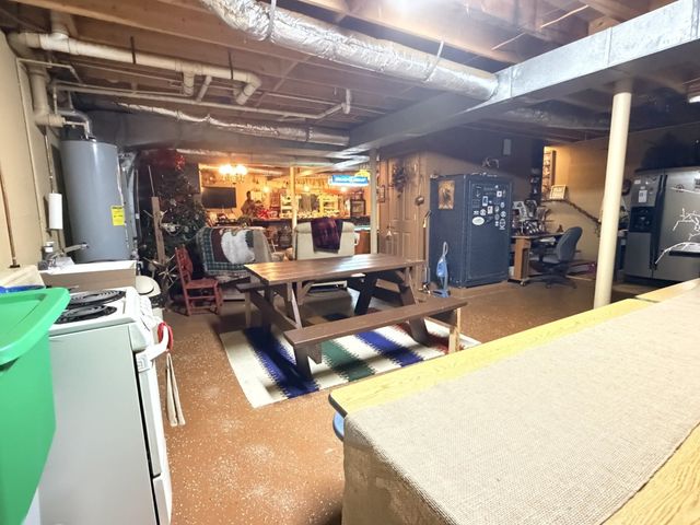 2890 NANCE BEND RD, Clifton, TN 38425