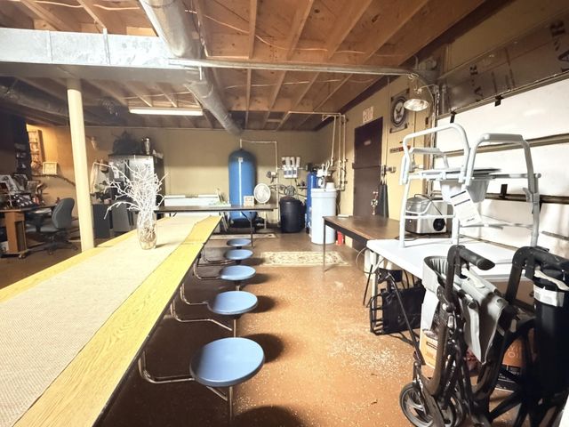 2890 NANCE BEND RD, Clifton, TN 38425