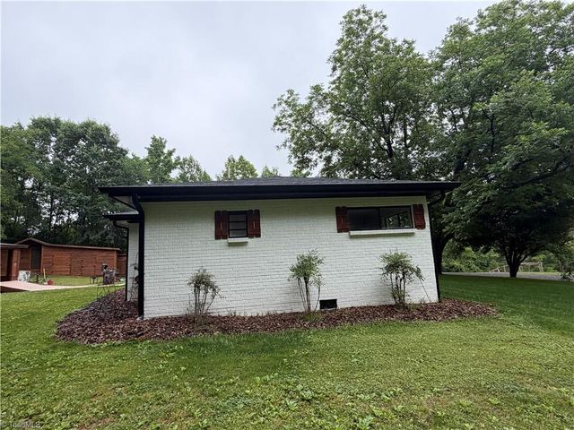 2197 Blackberry Road, Thomasville, NC 27360