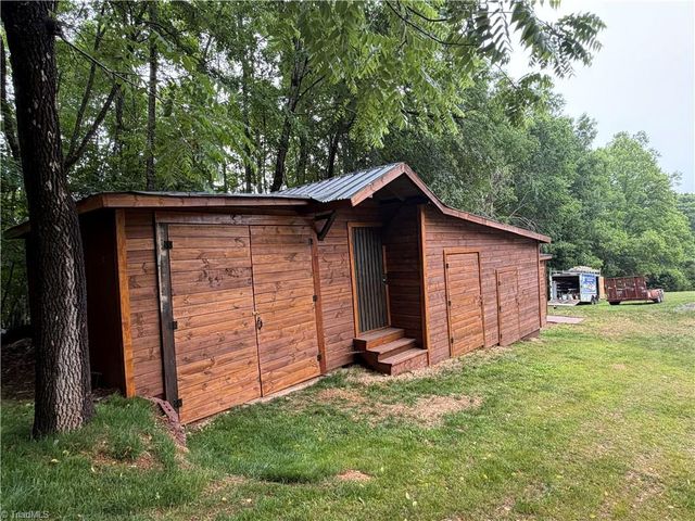 2197 Blackberry Road, Thomasville, NC 27360